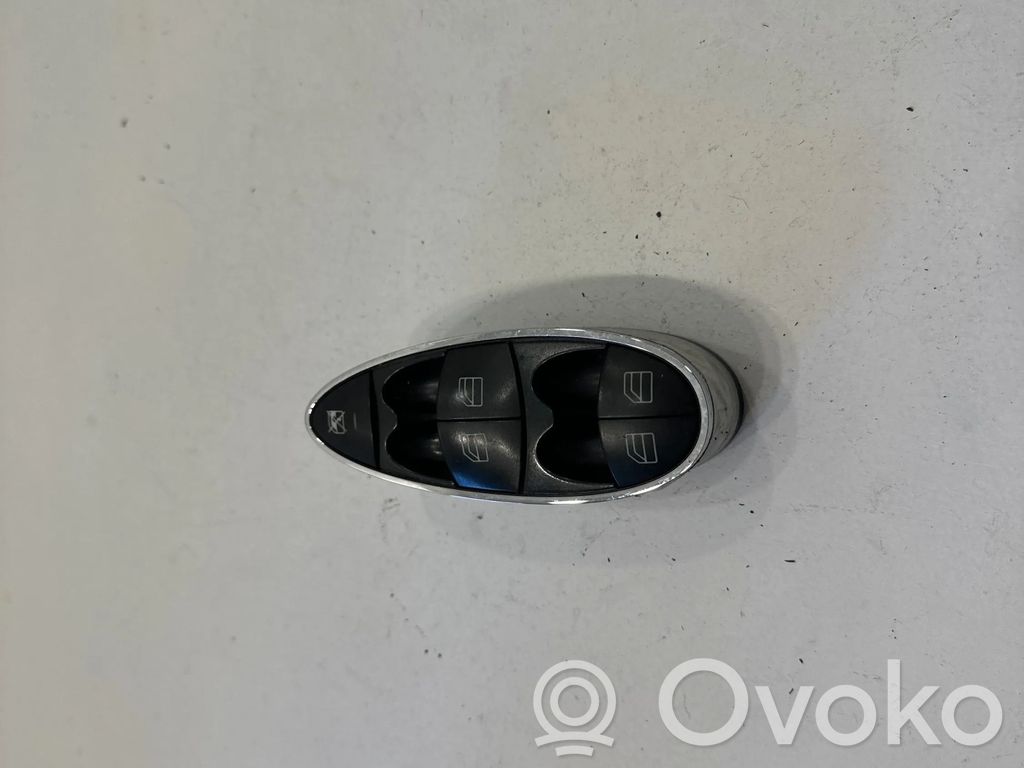 Mercedes-Benz E W211 Electric window control switch 
