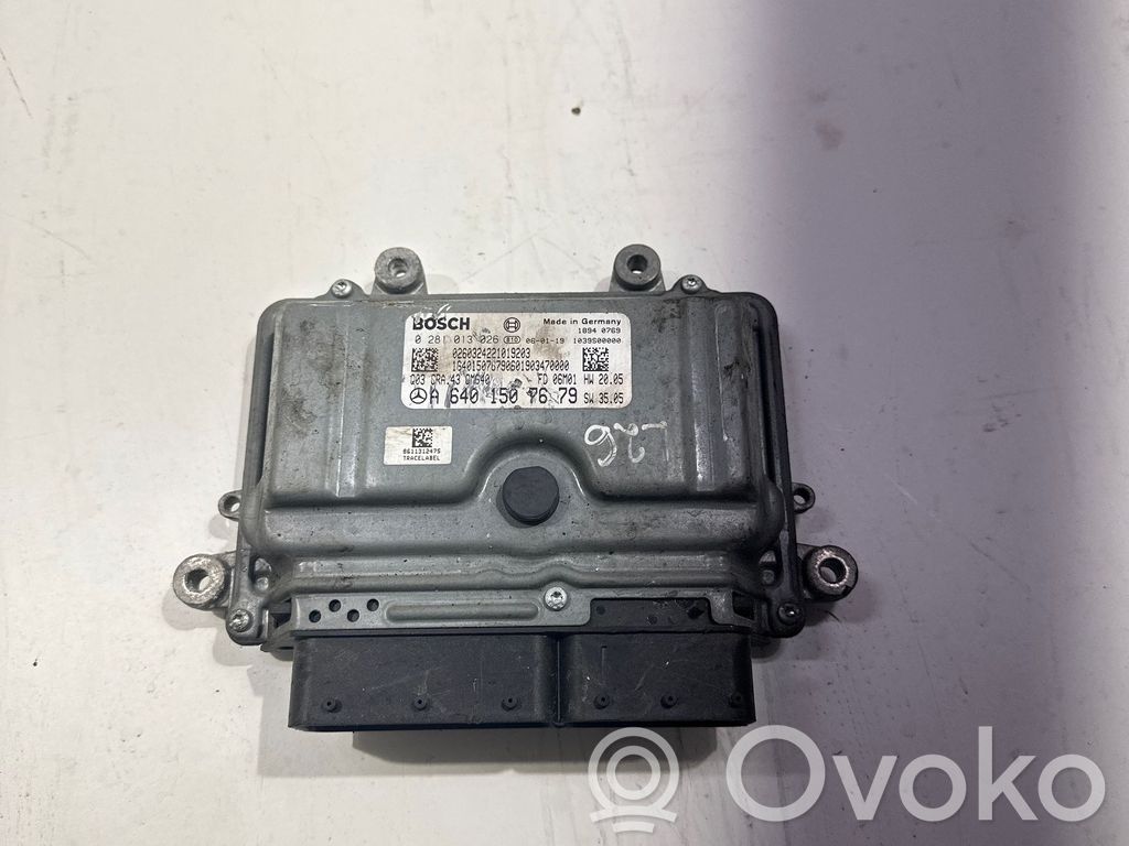 Komputer / Sterownik ECU silnika   0281013026,A6401501679