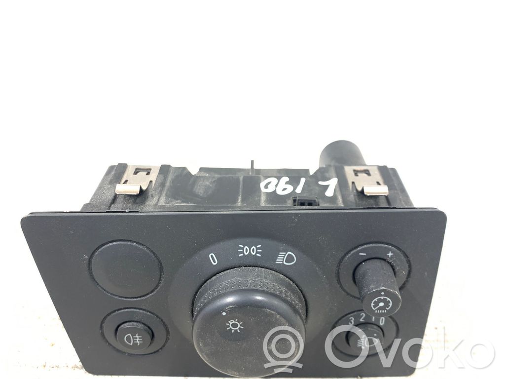 Opel Zafira B Light switch 