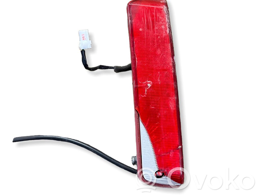 Third/center stoplight   92700A20