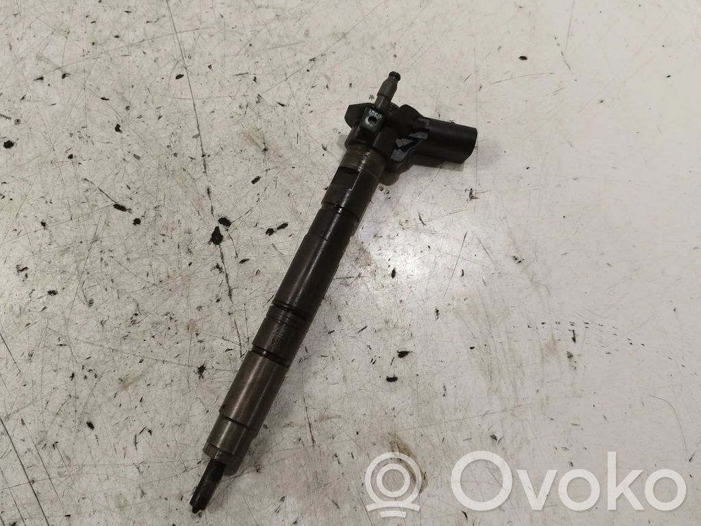 Volkswagen PASSAT B6 Fuel injector 