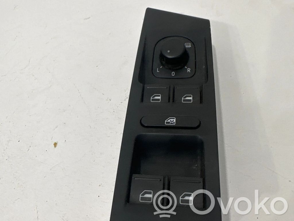 Volkswagen PASSAT B7 Interruptor del elevalunas eléctrico 