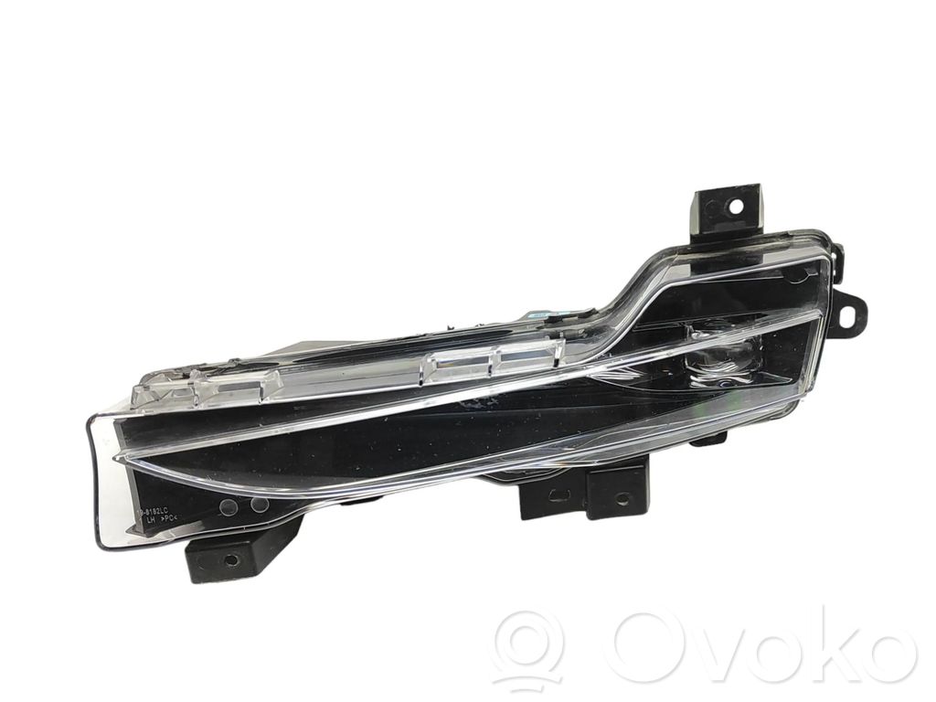 Tesla Model 3 Miglas lukturis priekšā 