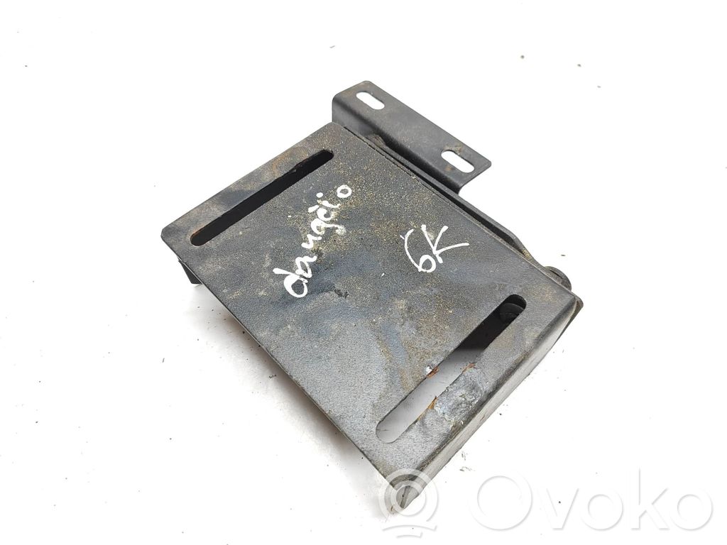 Tailgate/trunk/boot hinge