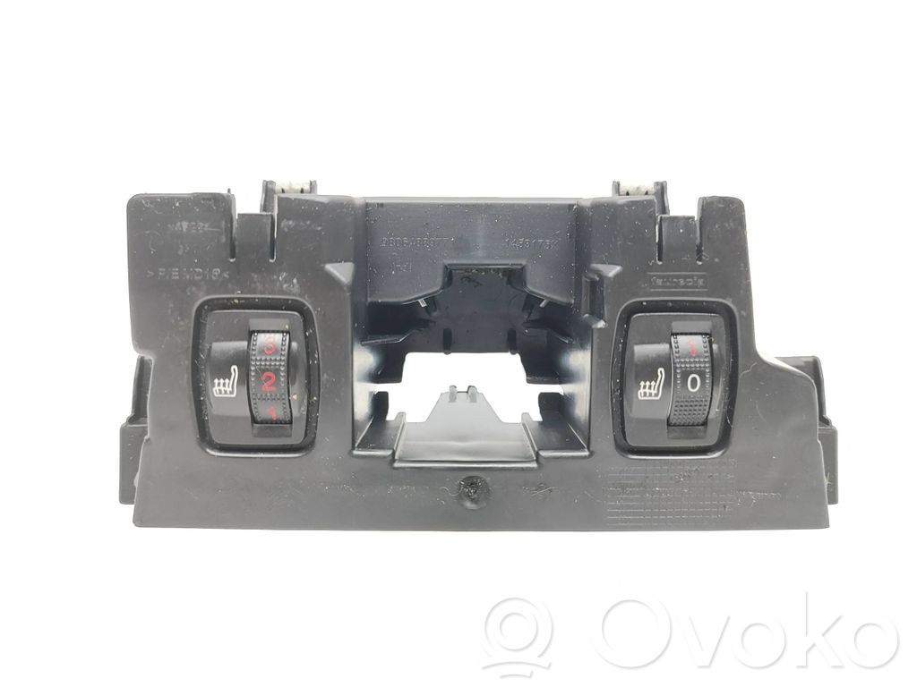 Peugeot 308 Seat heating switch 