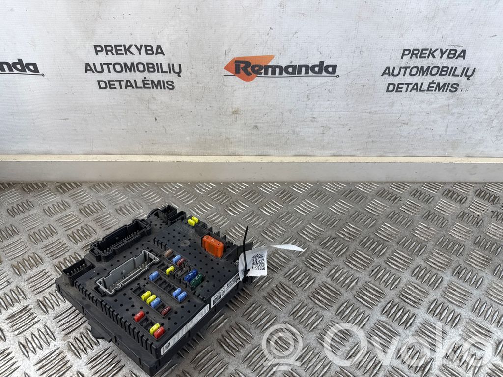 Volvo XC90 Fuse module 