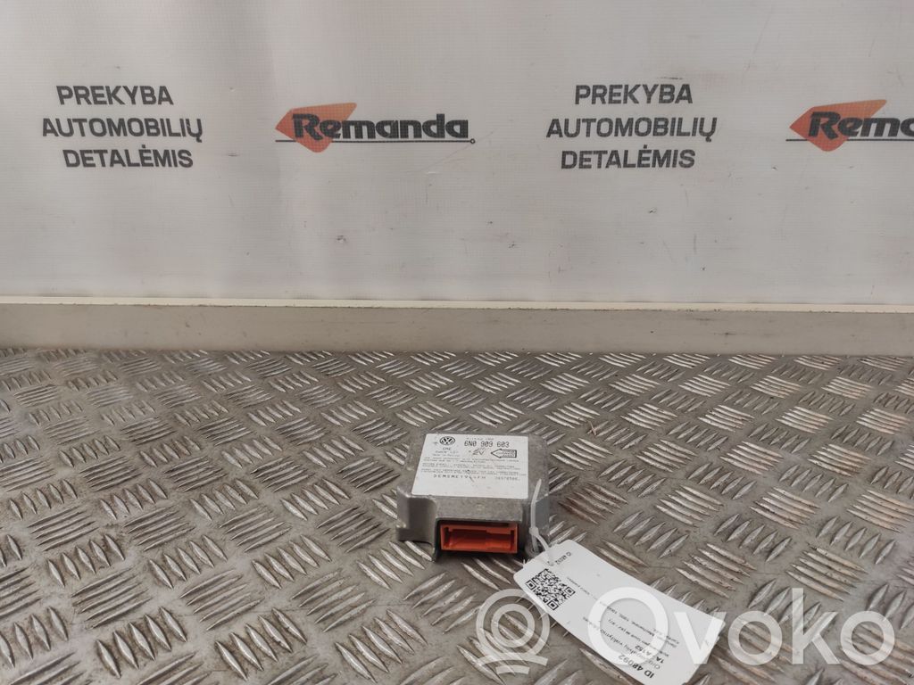 Volkswagen Golf III Airbag control unit/module 