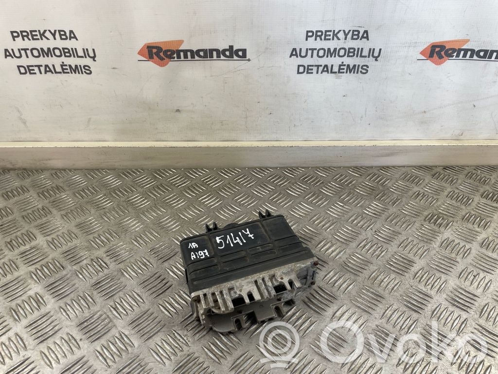 Volkswagen Golf III Engine control unit/module 