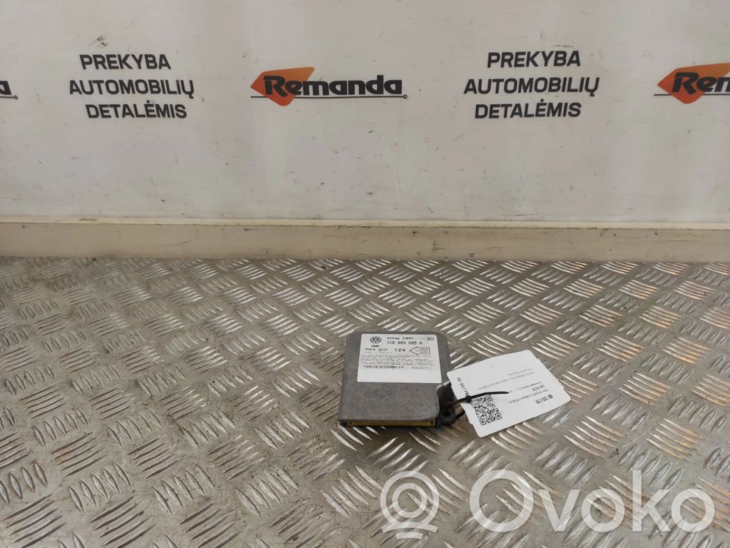 Volkswagen PASSAT B7 Centralina/modulo airbag 