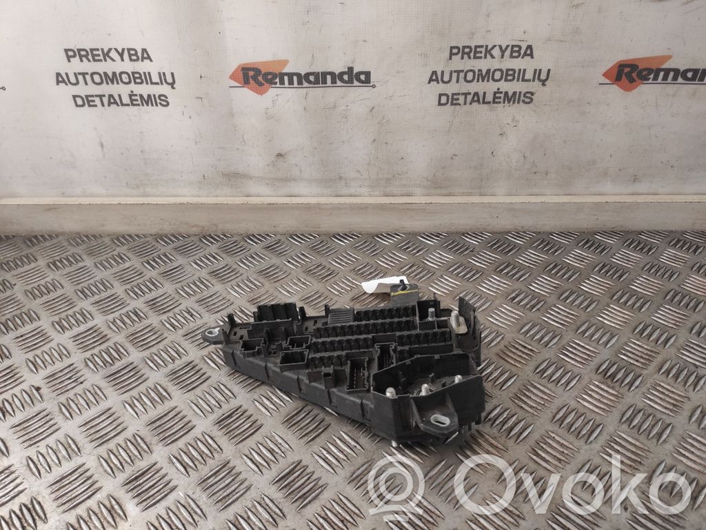 BMW 5 E60 E61 Fuse module 
