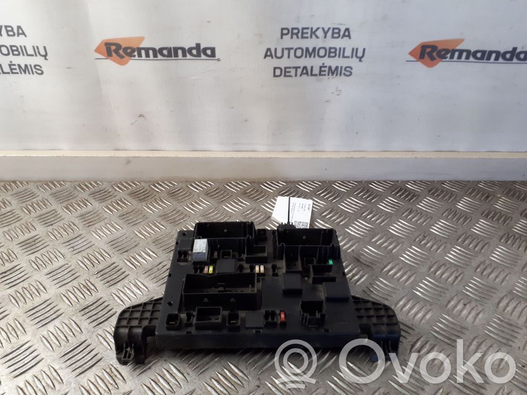 Opel Zafira C Fuse module 