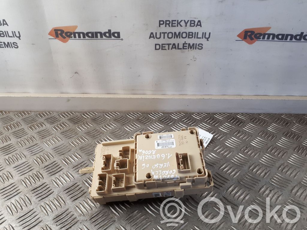 Toyota Corolla Verso AR10 Saugiklių dėžė (komplektas) 