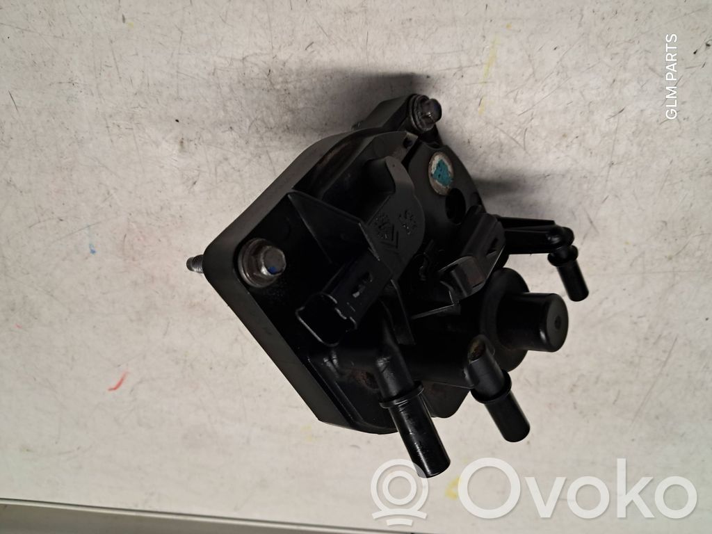Peugeot 308 Fuel filter housing 