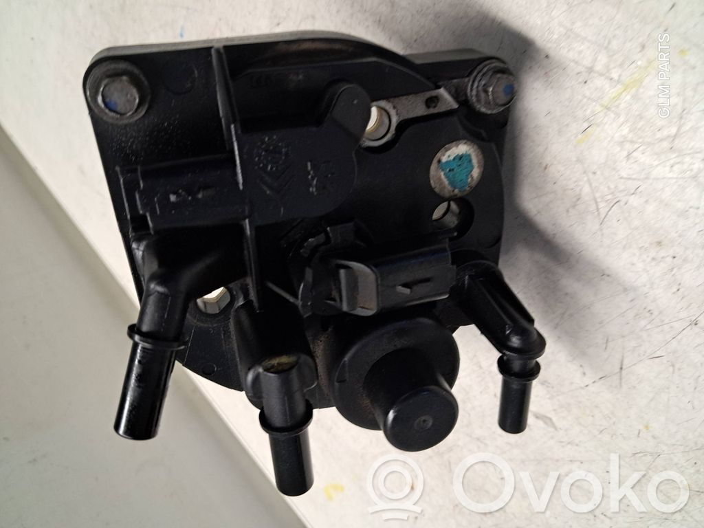 Peugeot 308 Fuel filter housing 