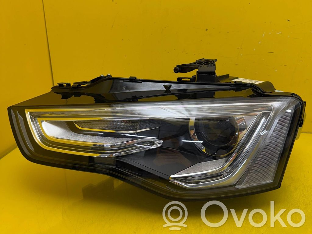 Audi A5 8T 8F Phare frontale 