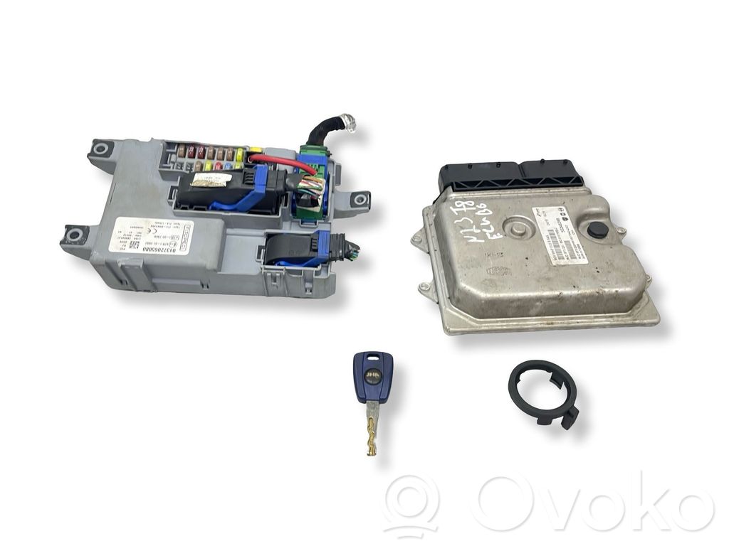 Komputer / Sterownik ECU i komplet kluczy   01372065080,55246398