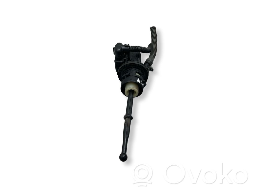 Volkswagen Golf VI Clutch master cylinder 