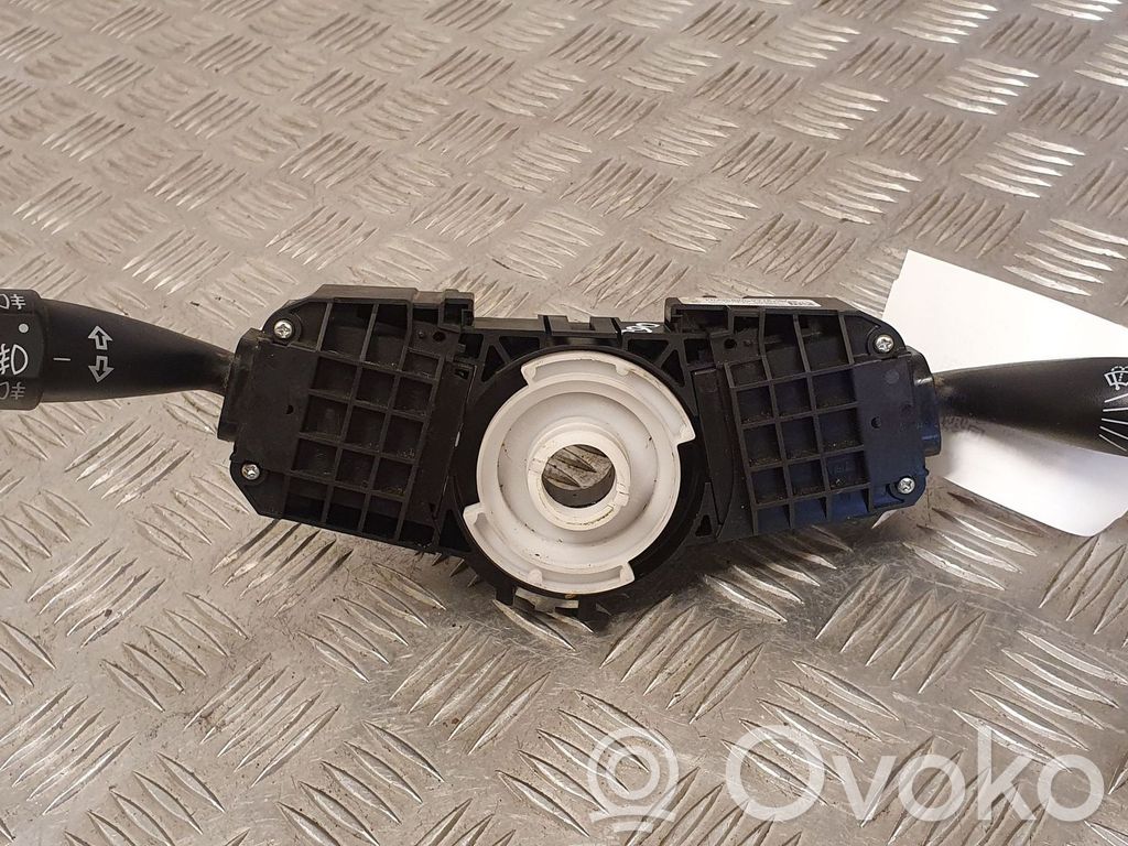 Honda CR-V Wiper turn signal indicator stalk/switch 