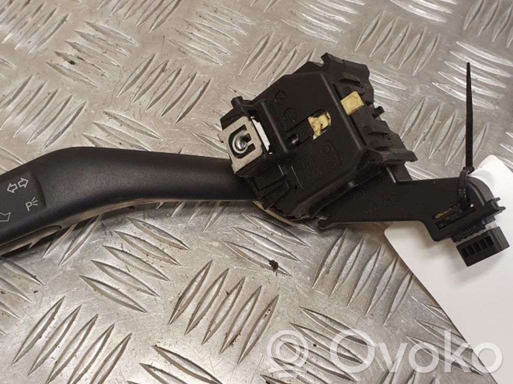 Volkswagen Golf V Indicator stalk 