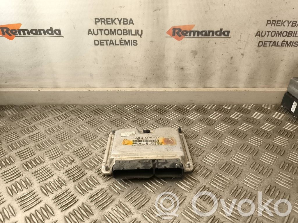 Volkswagen PASSAT B5 Engine control unit/module 
