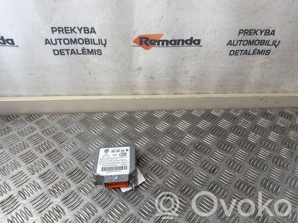 Volkswagen Golf III Airbag control unit/module 