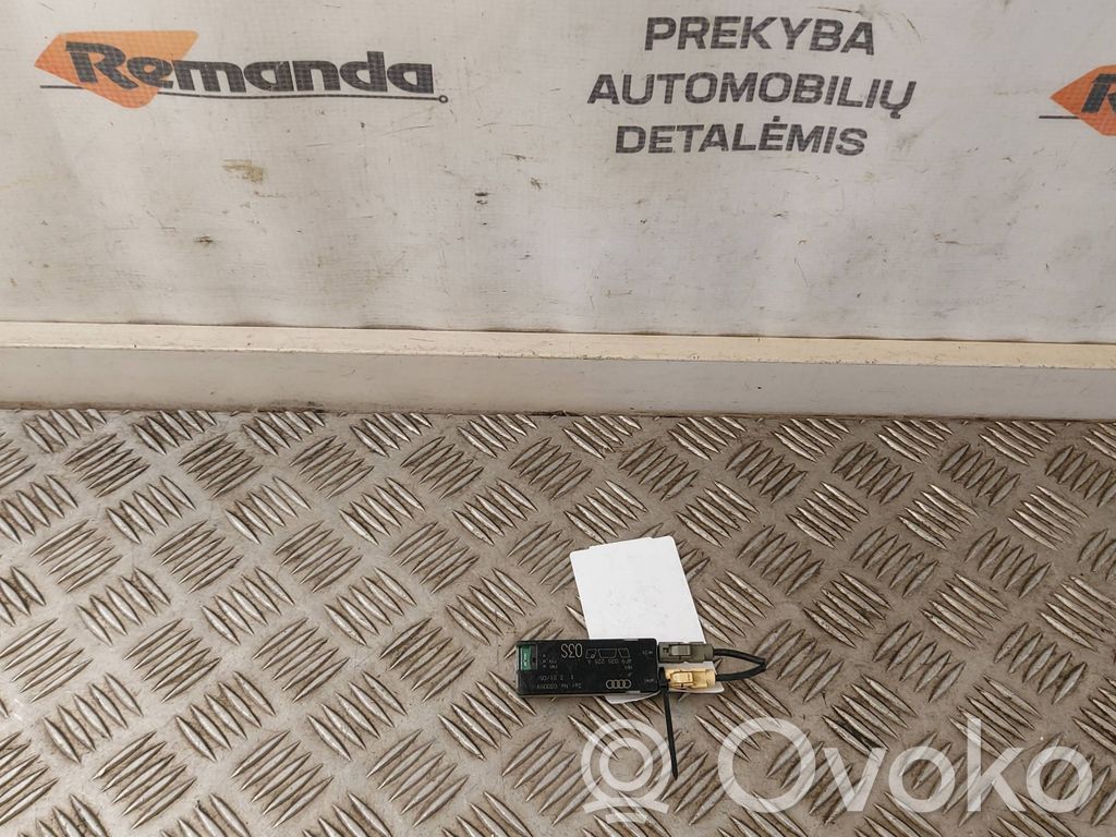 Audi A6 S6 C6 4F Antenos stiprintuvas 