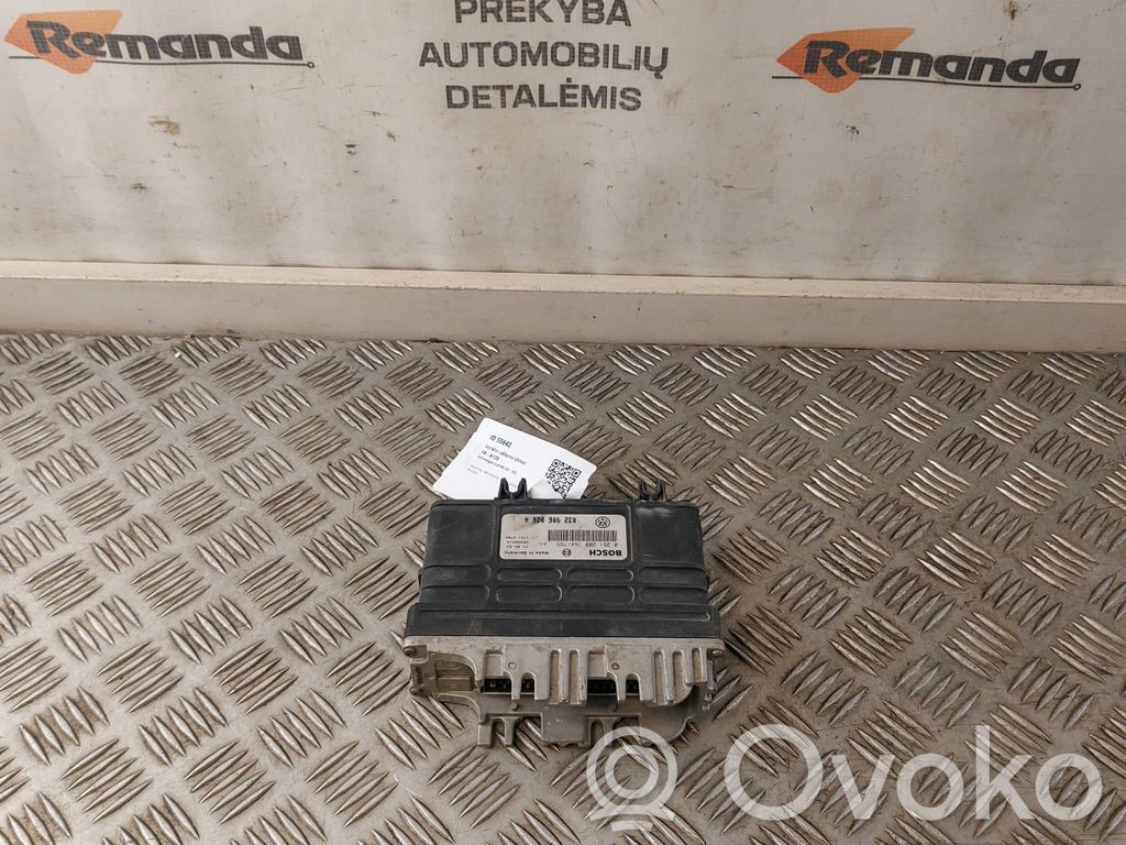 Volkswagen Golf III Engine control unit/module 