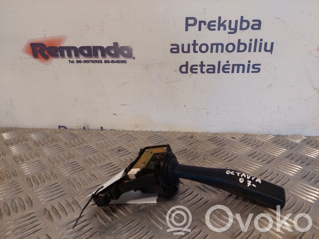 Skoda Octavia Mk2 (1Z) Indicator stalk 
