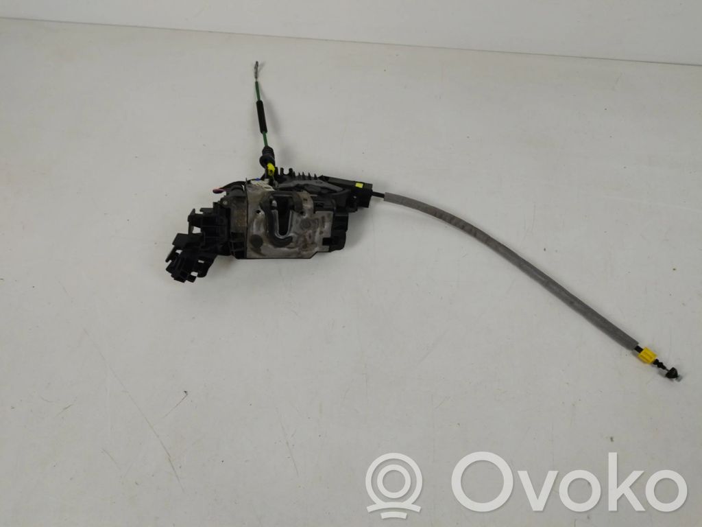 Mercedes-Benz C W205 Zamek drzwi przednich 