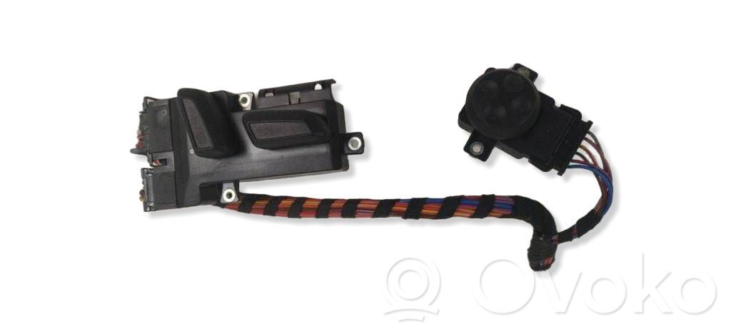 Volkswagen PASSAT CC Seat control switch 