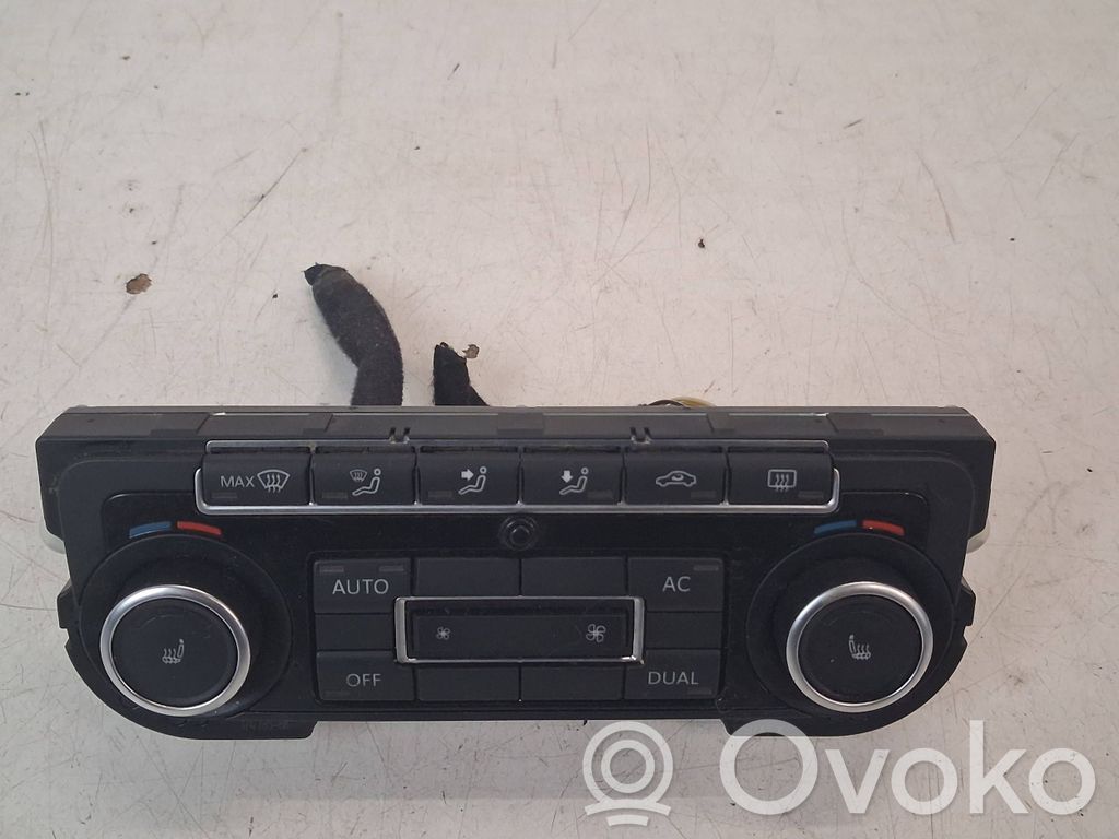 Volkswagen Jetta VI Climate control unit 