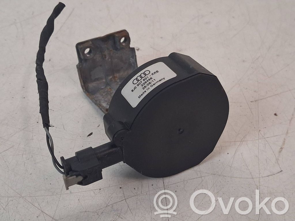 Volkswagen Jetta VI Alarm system siren 