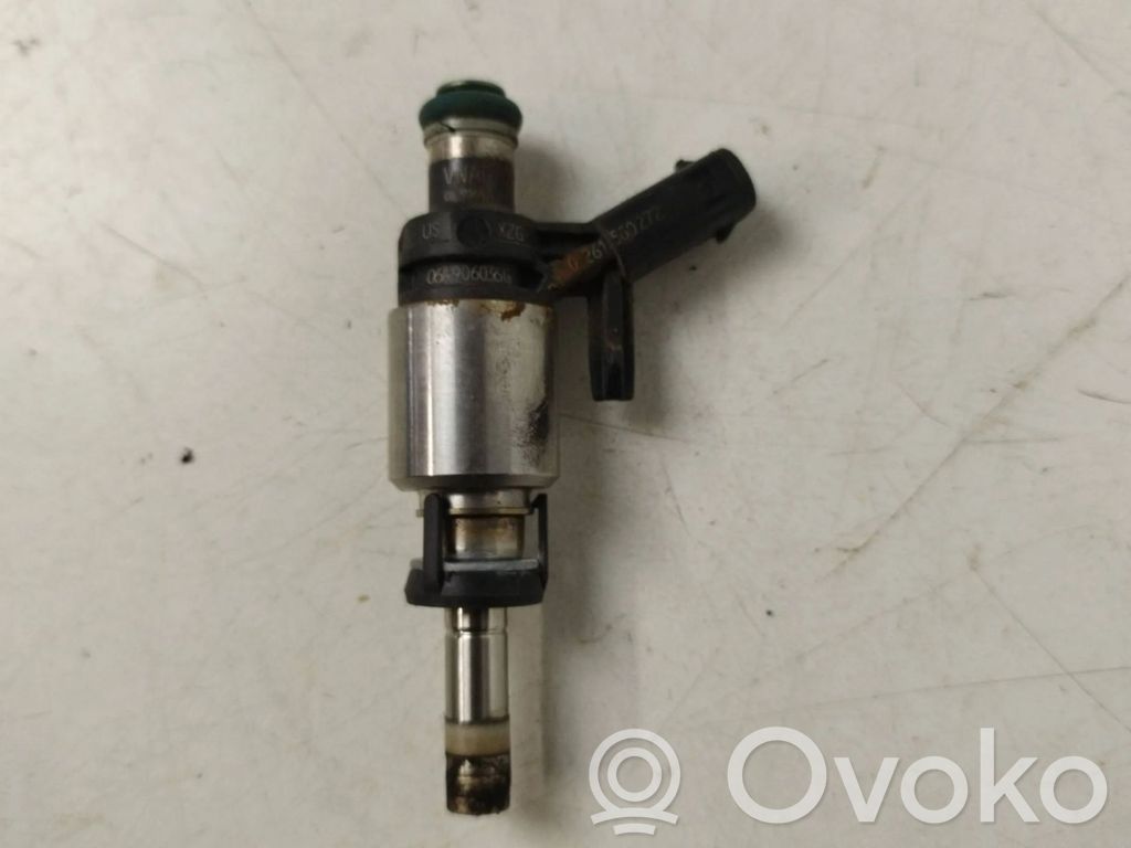 Volkswagen Golf VII Inyector de combustible 