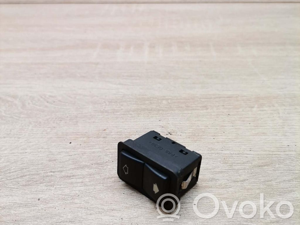 Electric window control switch   8368974