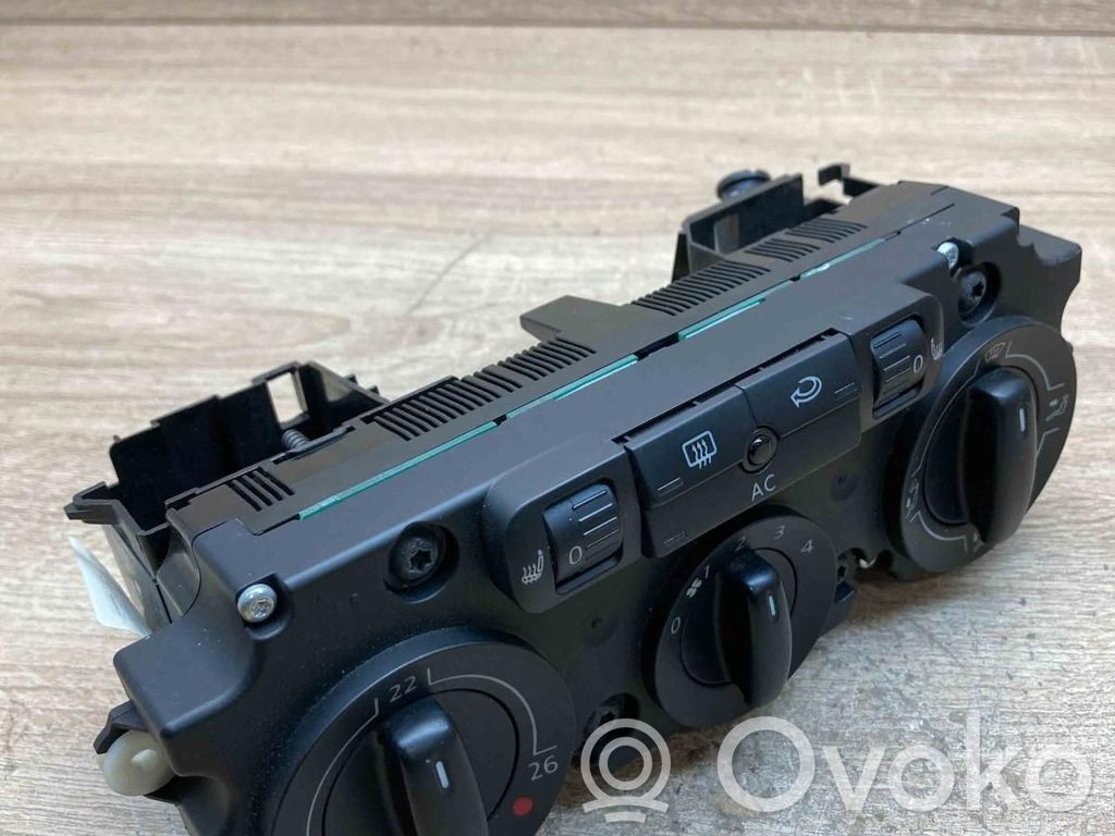 Volkswagen PASSAT B6 Ilmastoinnin ohjainlaite 