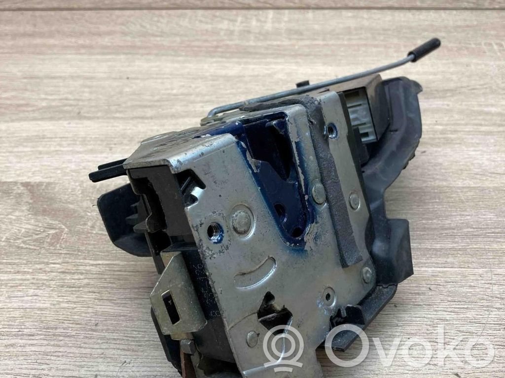 BMW 5 E39 Front door lock 
