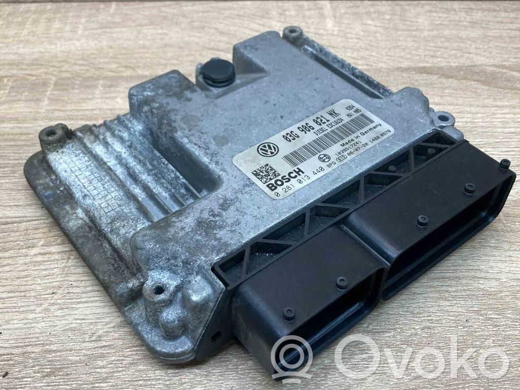 Volkswagen PASSAT B6 Engine control unit/module ECU 