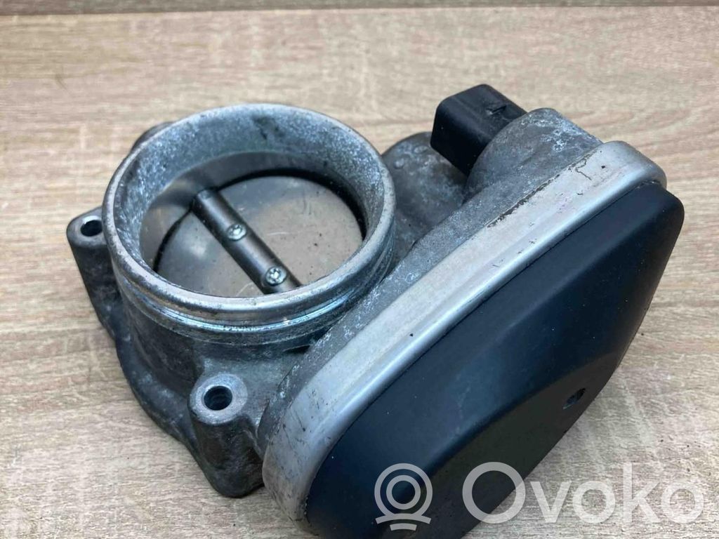 Throttle valve   1439224,408238