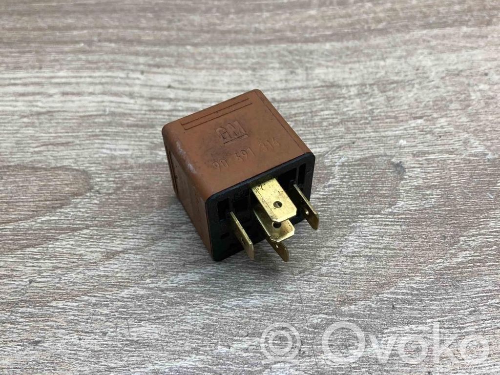 Opel Vectra B Muu rele 