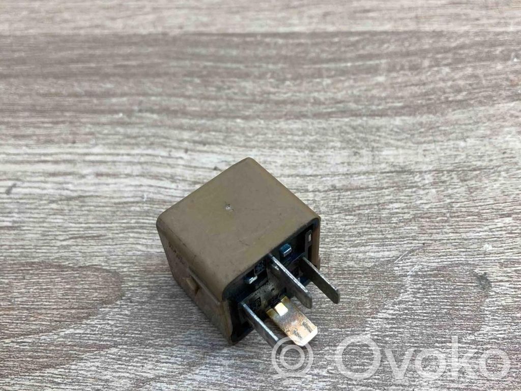 BMW 7 E32 Other relay 
