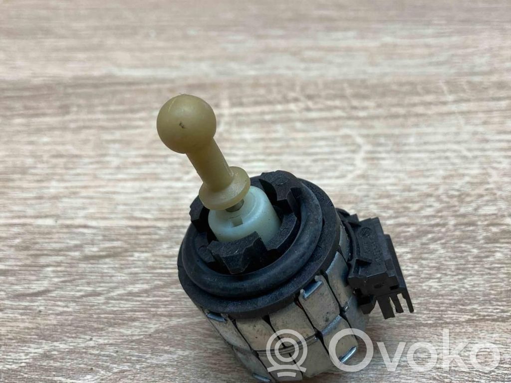 BMW 3 E90 E91 Headlight level adjustment motor 