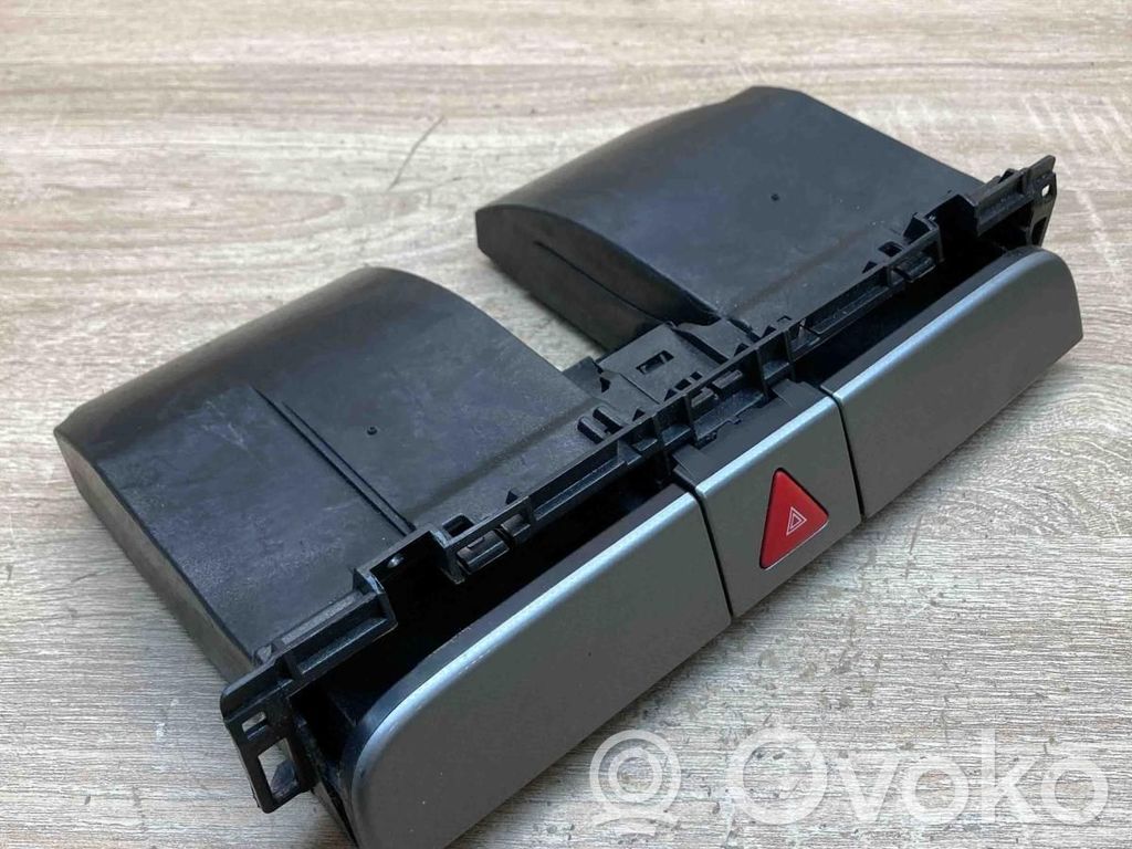 Uchwyt na kubek deski rozdzielczej   3C0858407,WITHHAZARDSWITCH