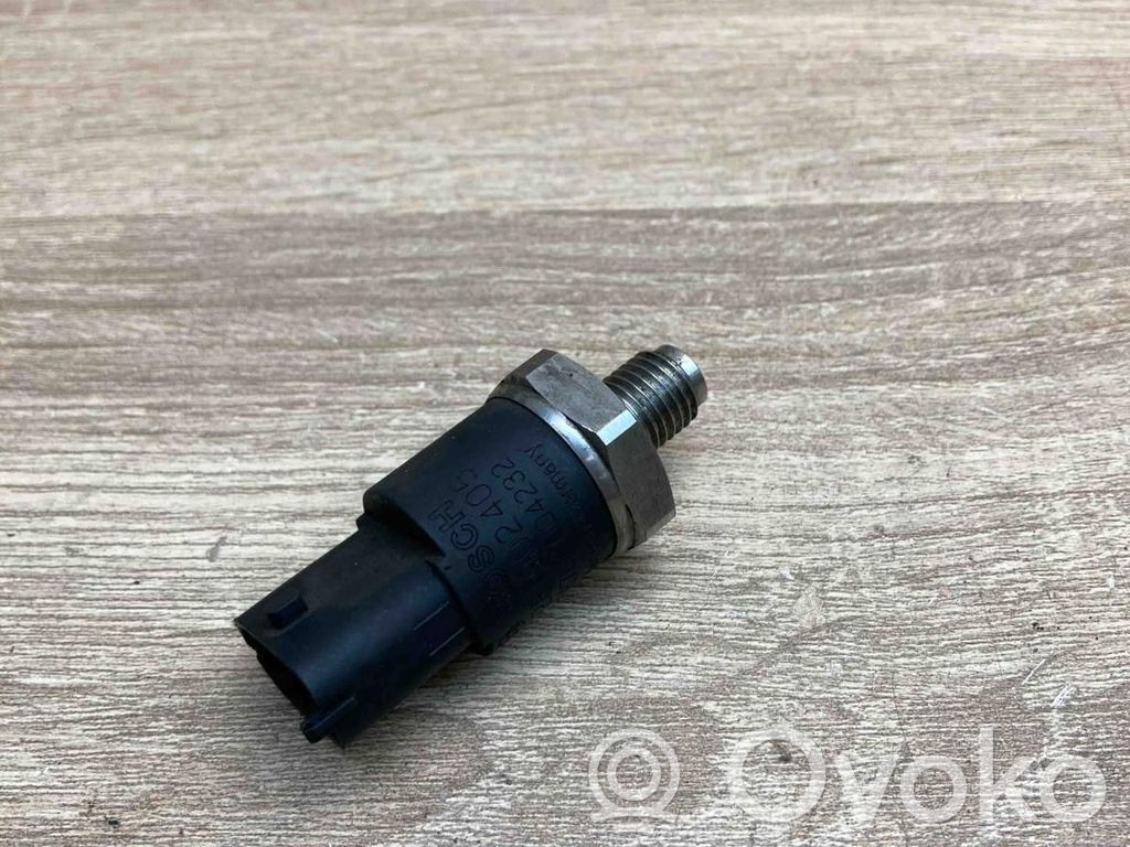 Audi A6 S6 C5 4B Fuel pressure sensor 