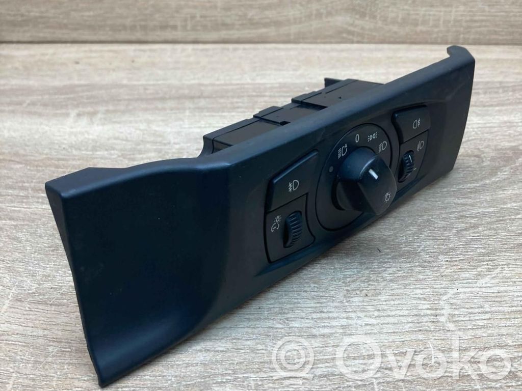 Light switch   6925295