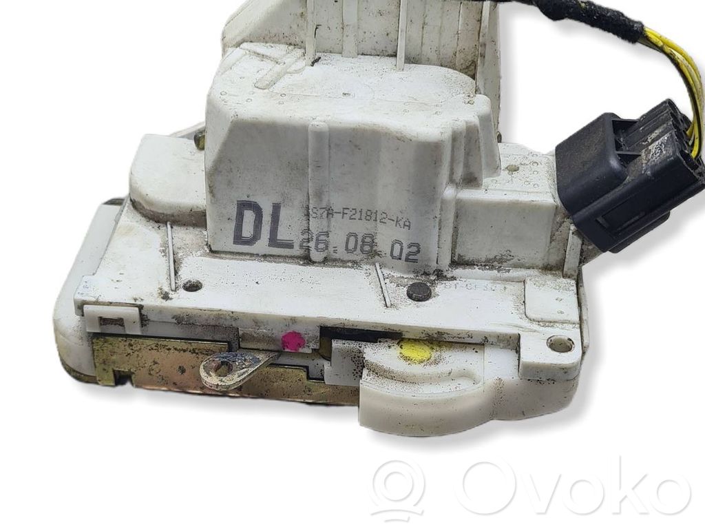 Ford Transit -  Tourneo Connect Priekšpusē slēdzene 