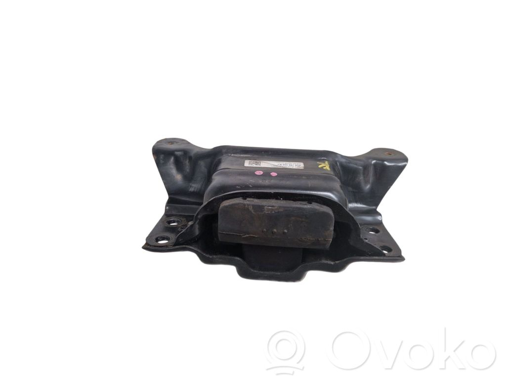 Volkswagen PASSAT B8 Engine mount bracket 