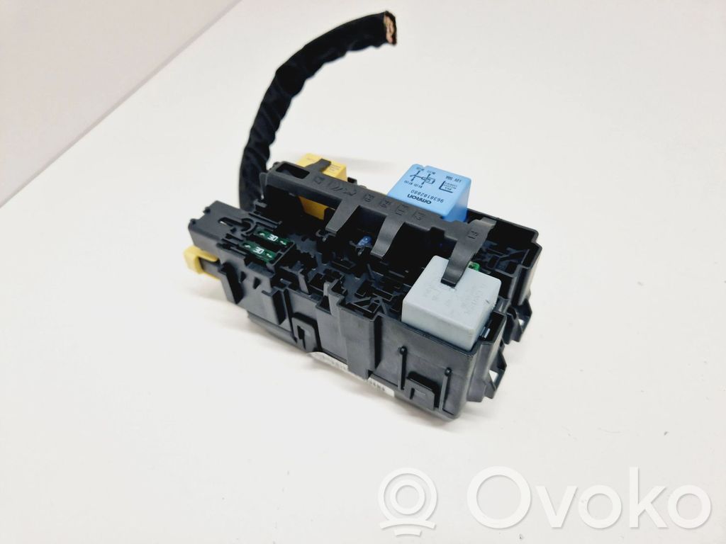 Peugeot 308 Fuse module 