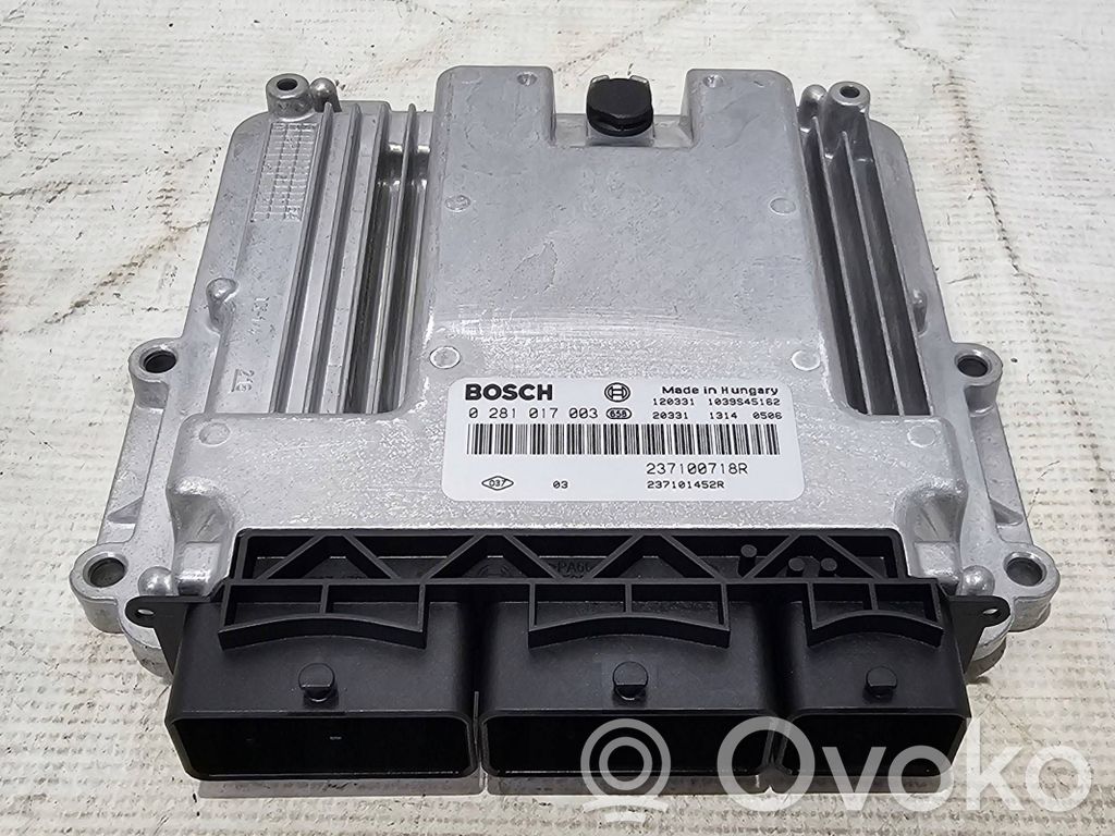 Opel Vivaro Engine control unit/module 