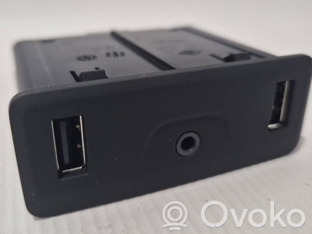Renault Talisman USB socket connector 