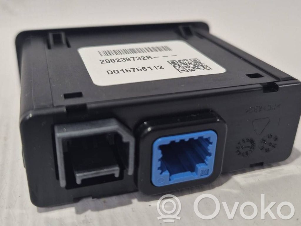 Renault Kadjar USB socket connector 